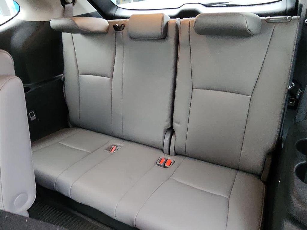 used 2022 Toyota Highlander Hybrid car, priced at $31,642