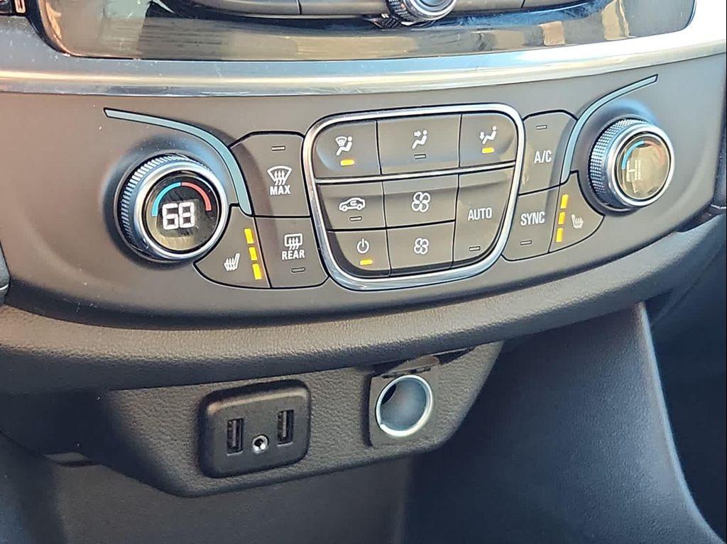 used 2023 Chevrolet Traverse car, priced at $32,211