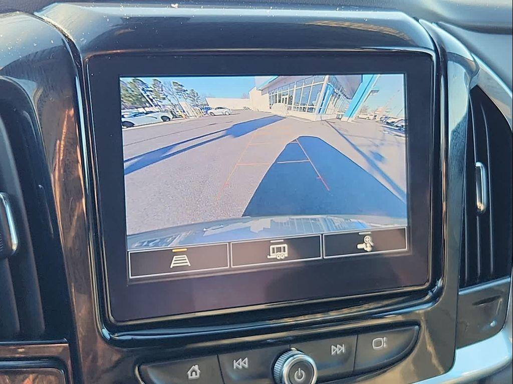 used 2023 Chevrolet Traverse car, priced at $32,211