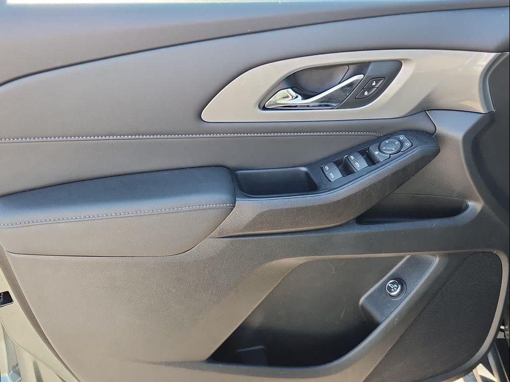 used 2023 Chevrolet Traverse car, priced at $32,211