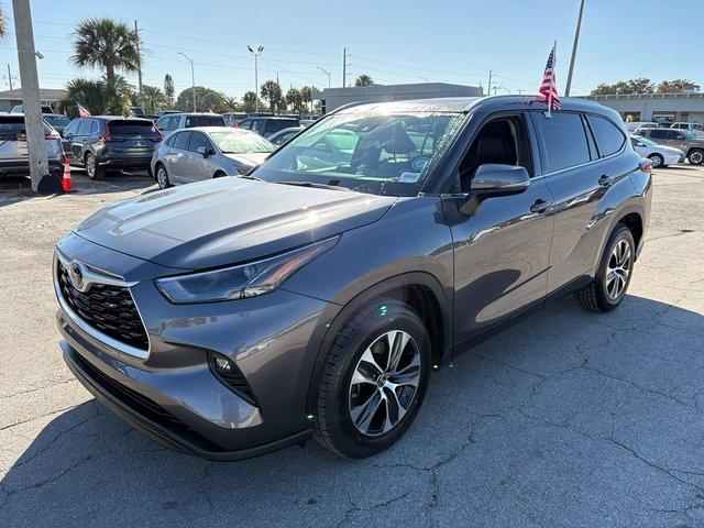 used 2022 Toyota Highlander car, priced at $31,988