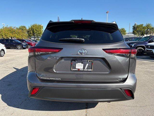 used 2022 Toyota Highlander car, priced at $31,988