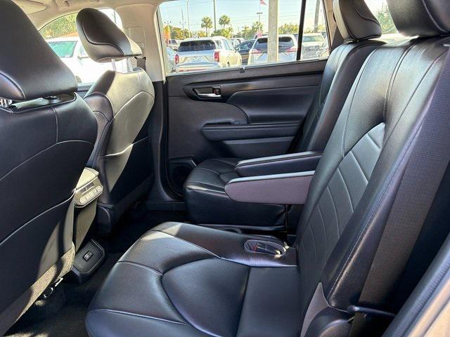 used 2022 Toyota Highlander car, priced at $31,988