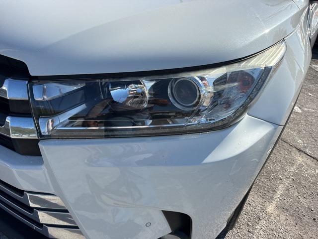 used 2018 Toyota Highlander car, priced at $23,688