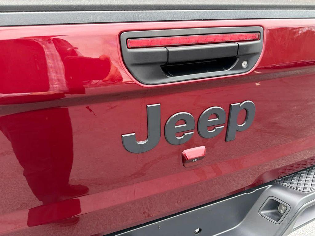 used 2022 Jeep Gladiator car, priced at $33,546