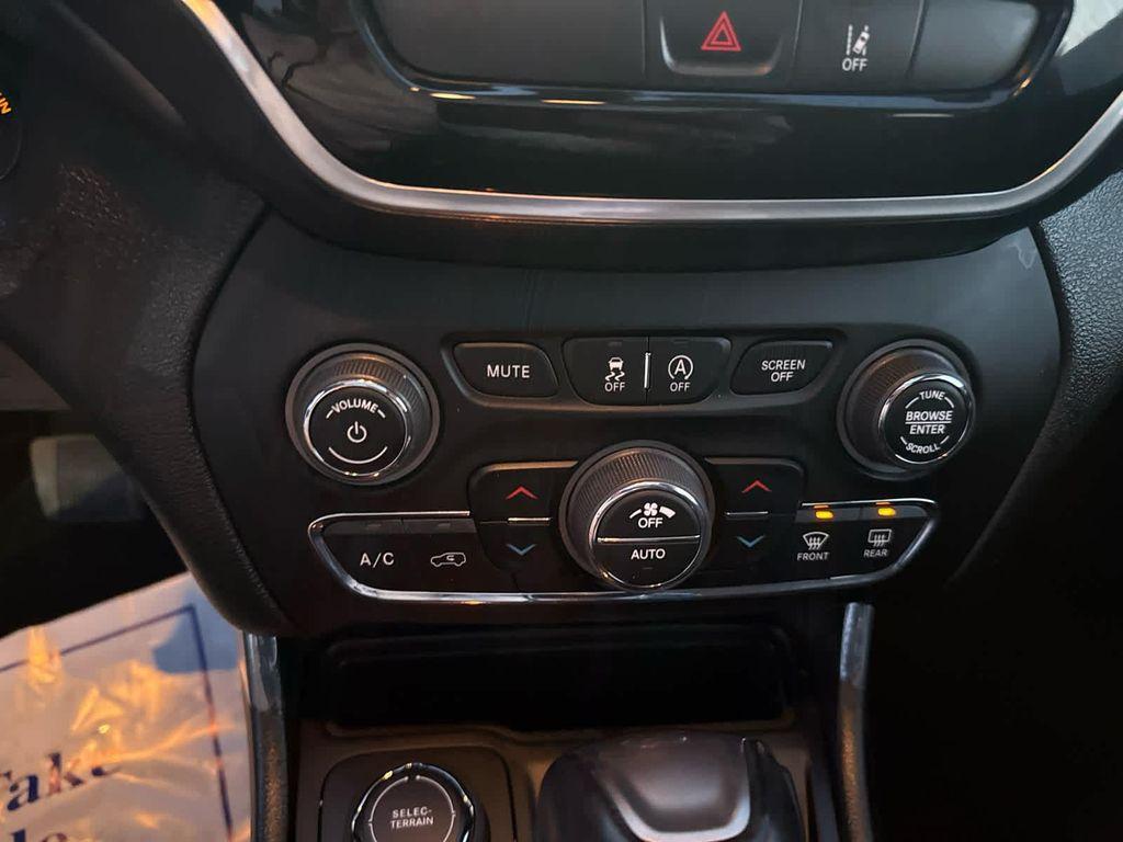 used 2022 Jeep Cherokee car, priced at $26,927