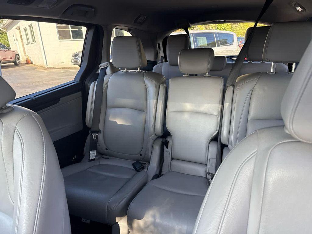 2022 Obsidian Blue Pearl Honda Odyssey
