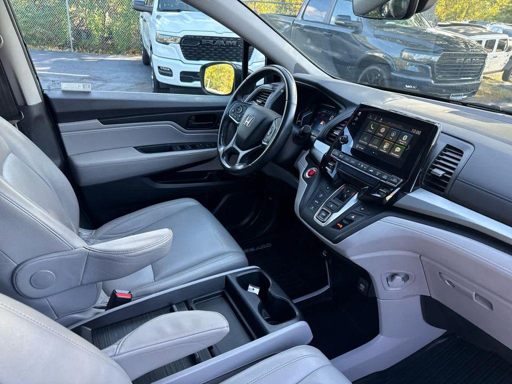 2022 Obsidian Blue Pearl Honda Odyssey