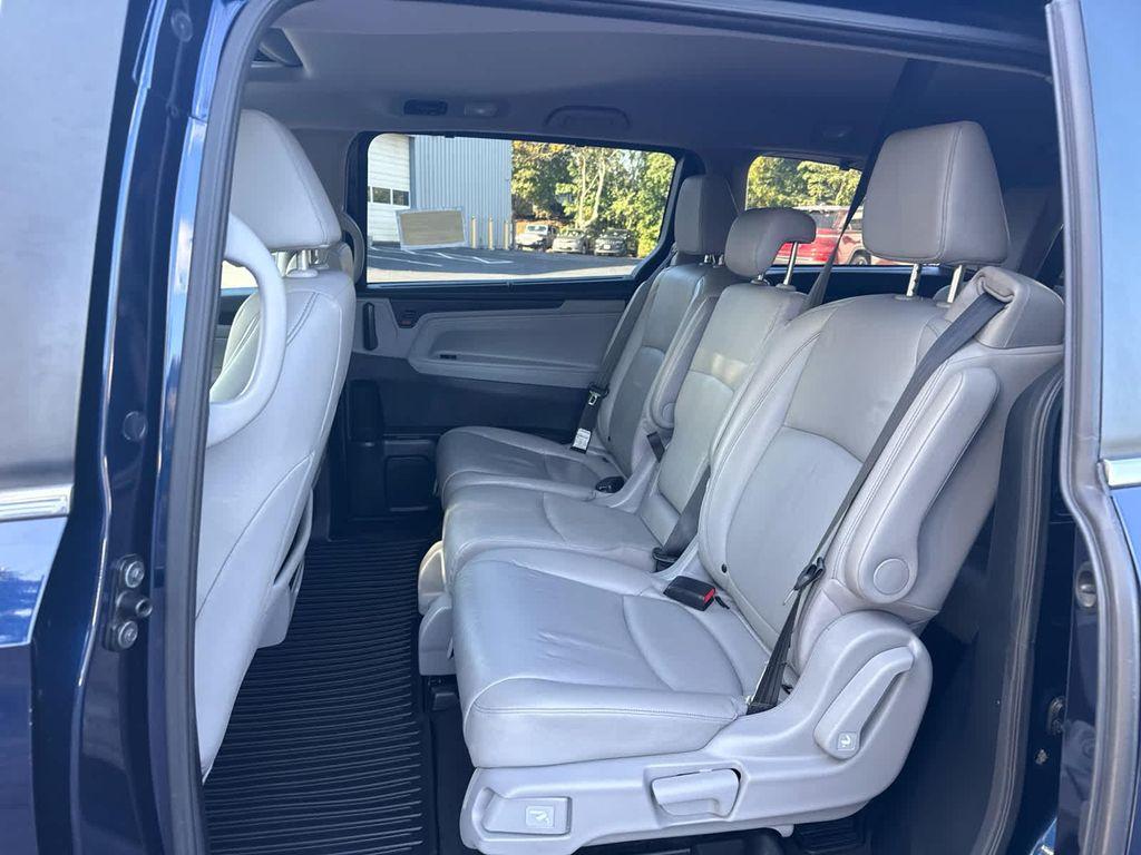 2022 Obsidian Blue Pearl Honda Odyssey