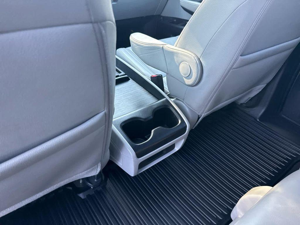 2022 Obsidian Blue Pearl Honda Odyssey
