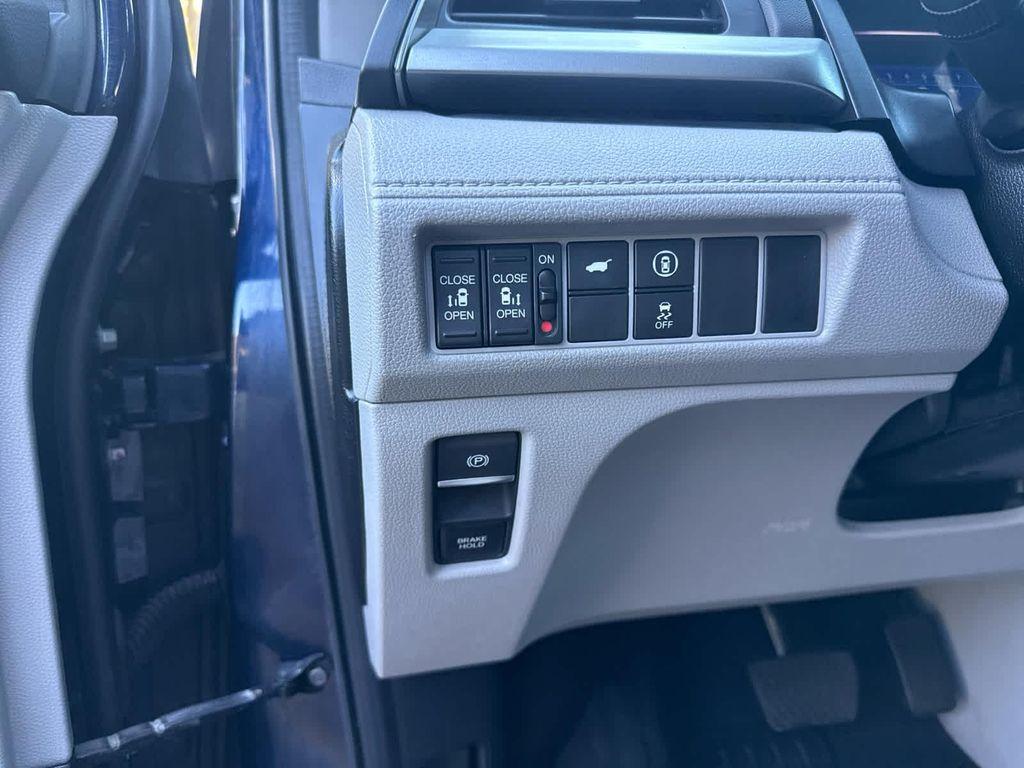 2022 Obsidian Blue Pearl Honda Odyssey