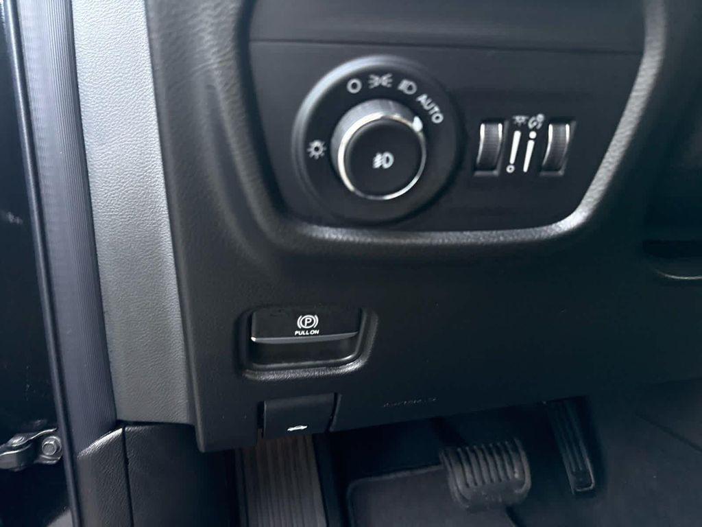 new 2025 Jeep Grand Cherokee car, priced at $51,742