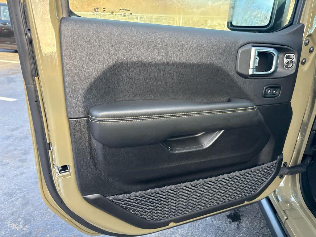 new 2026 Jeep Gladiator car, priced at $48,737