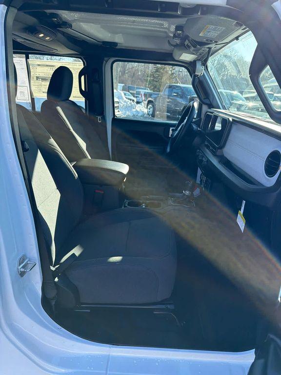 new 2026 Jeep Wrangler car, priced at $43,622