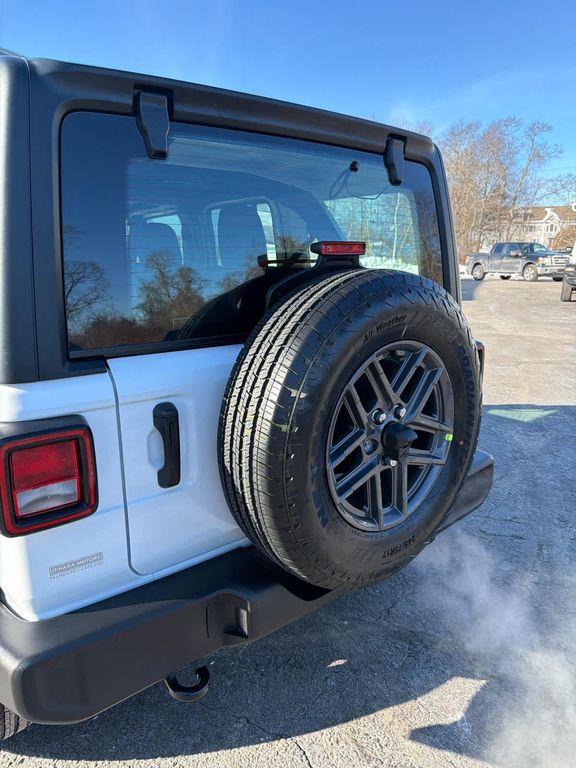 new 2026 Jeep Wrangler car, priced at $43,622