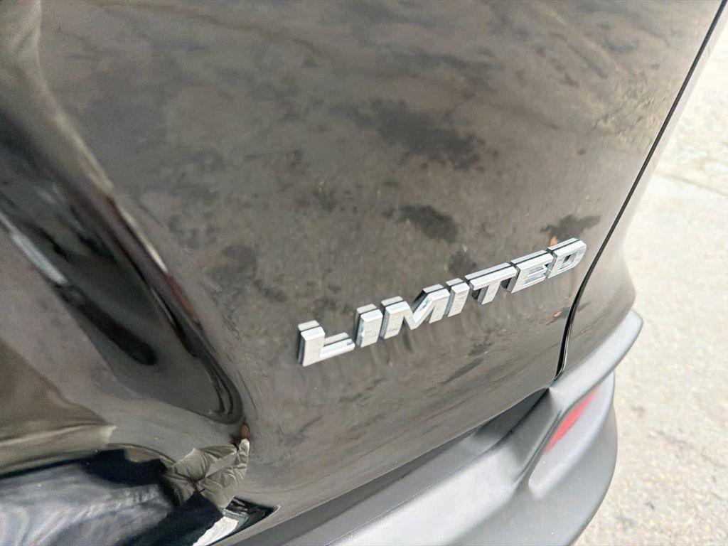 used 2021 Jeep Cherokee car, priced at $24,221