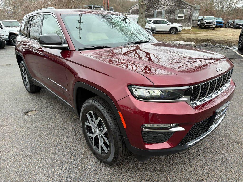 used 2025 Jeep Grand Cherokee car, priced at $40,990