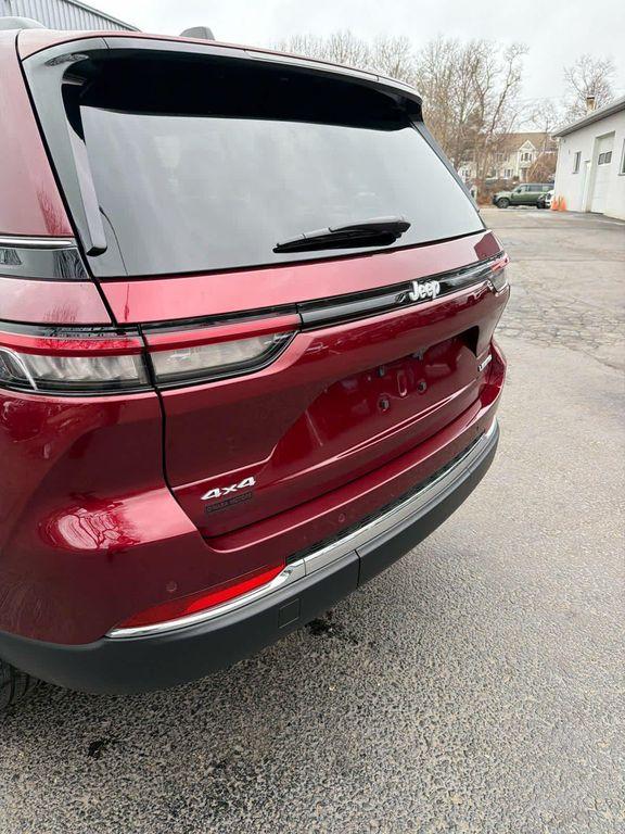 used 2025 Jeep Grand Cherokee car, priced at $40,990