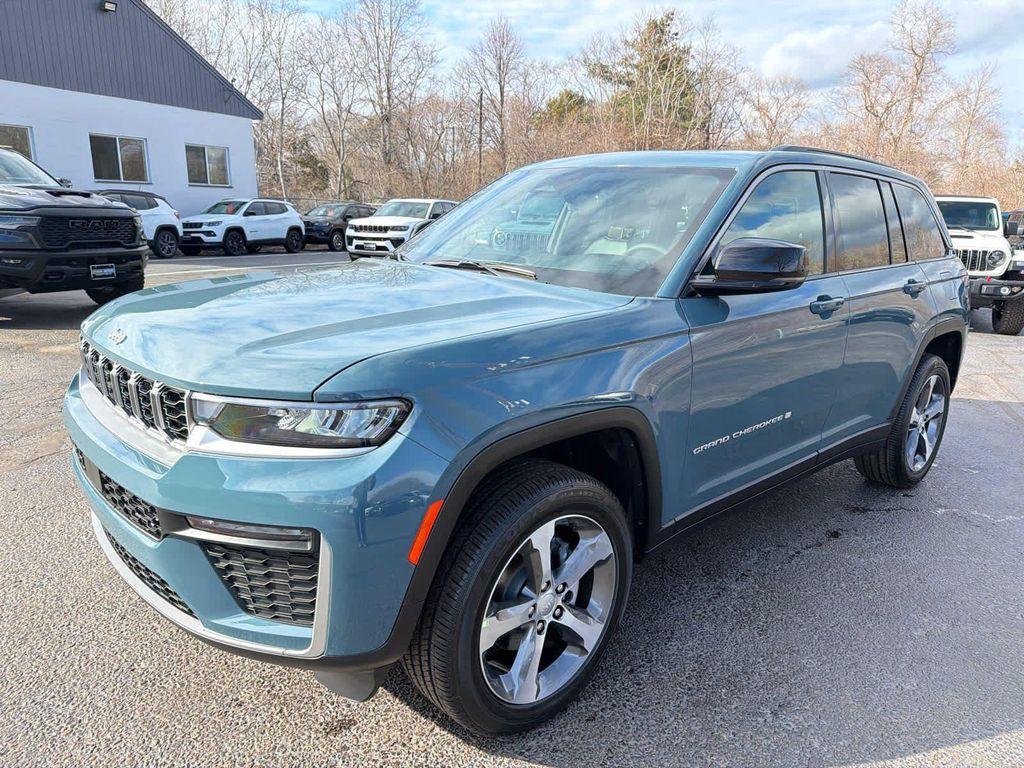 new 2026 Jeep Grand Cherokee car, priced at $47,466