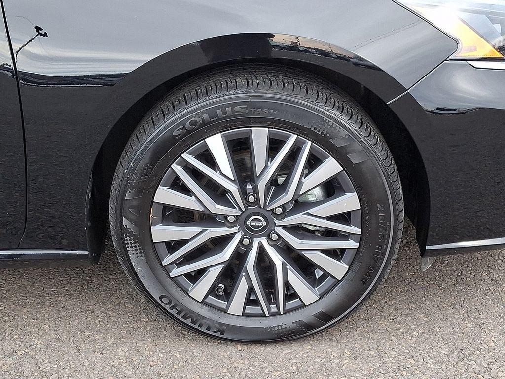 used 2025 Nissan Altima car, priced at $25,699