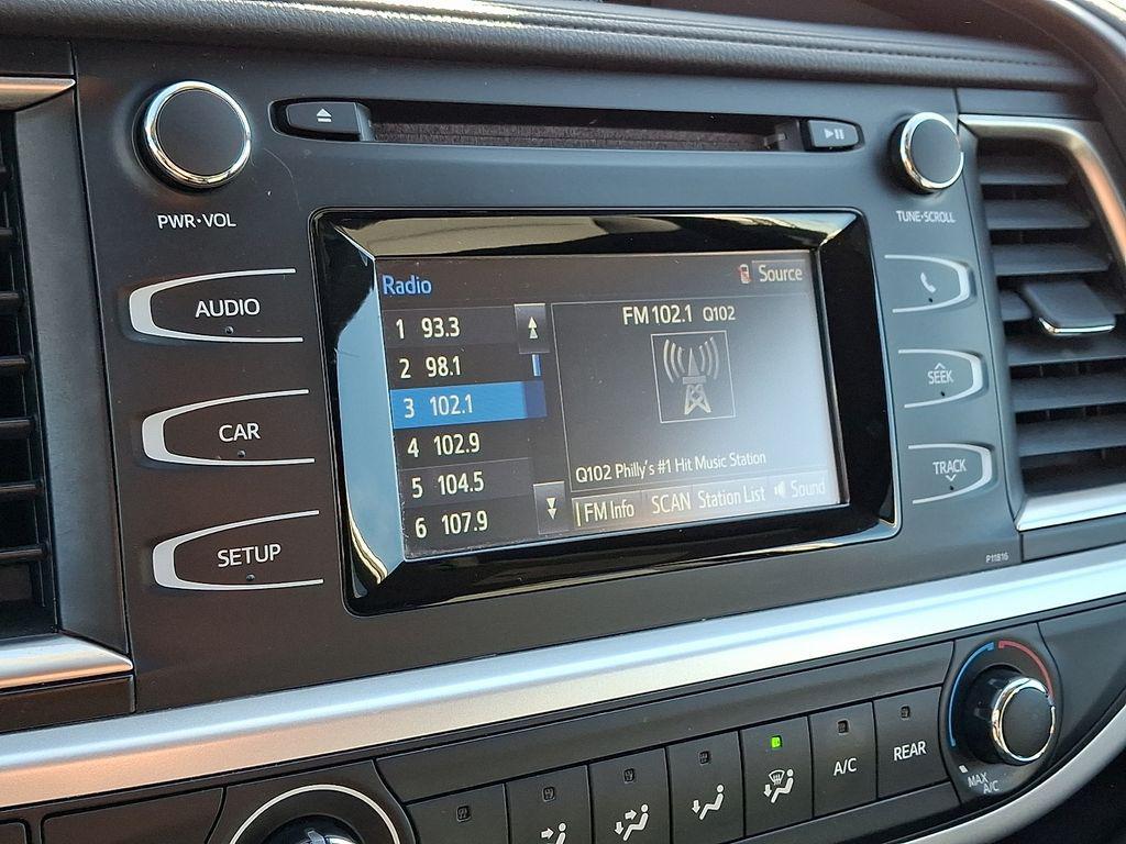 used 2019 Toyota Highlander car, priced at $21,629