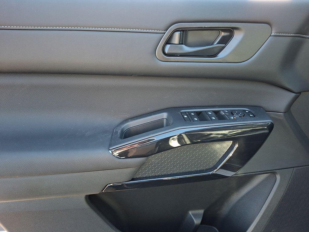 new 2026 Nissan Pathfinder car, priced at $42,605