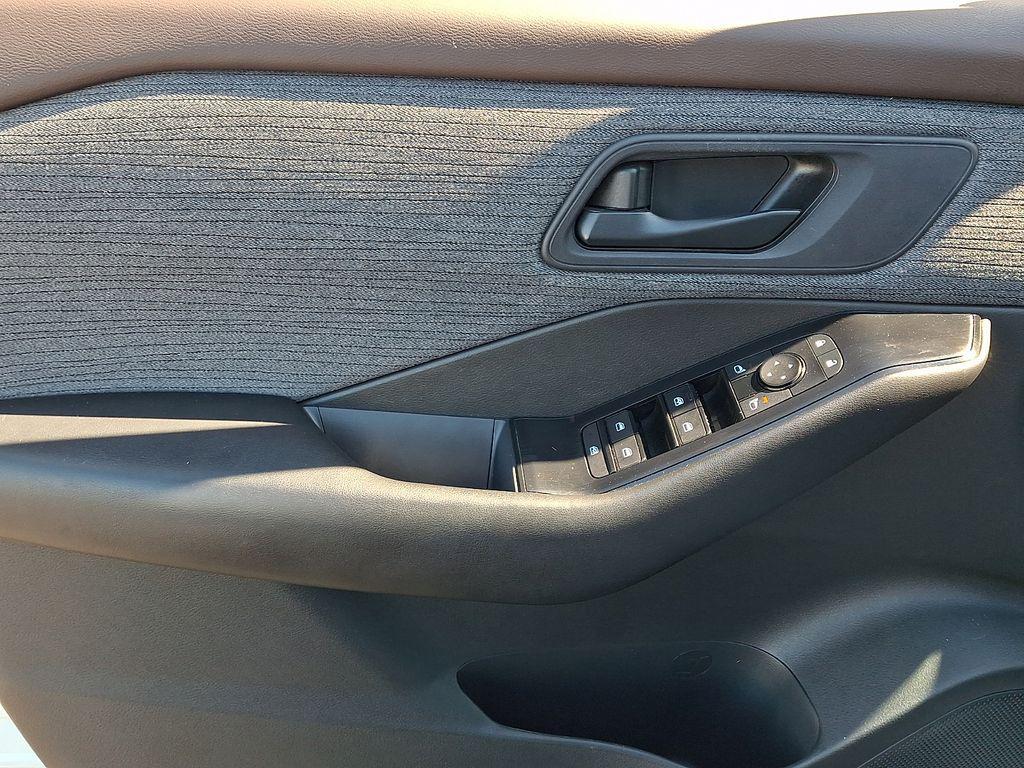 used 2023 Nissan Rogue car, priced at $24,989