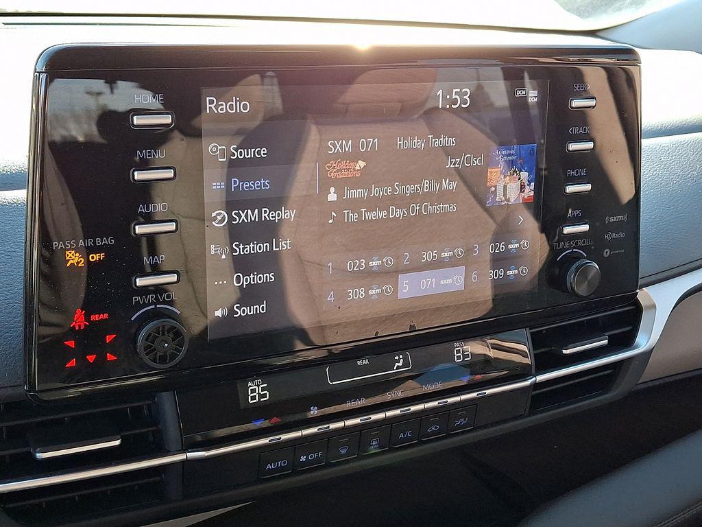 used 2023 Toyota Sienna car, priced at $33,200