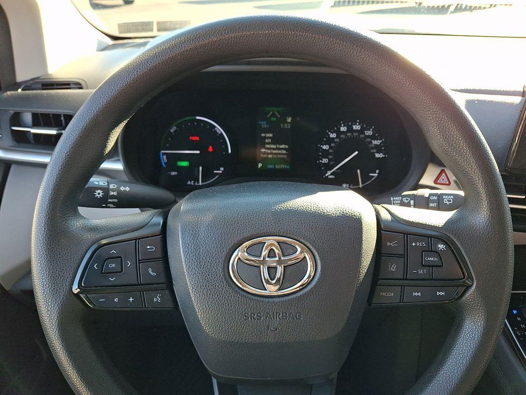 used 2023 Toyota Sienna car, priced at $33,200