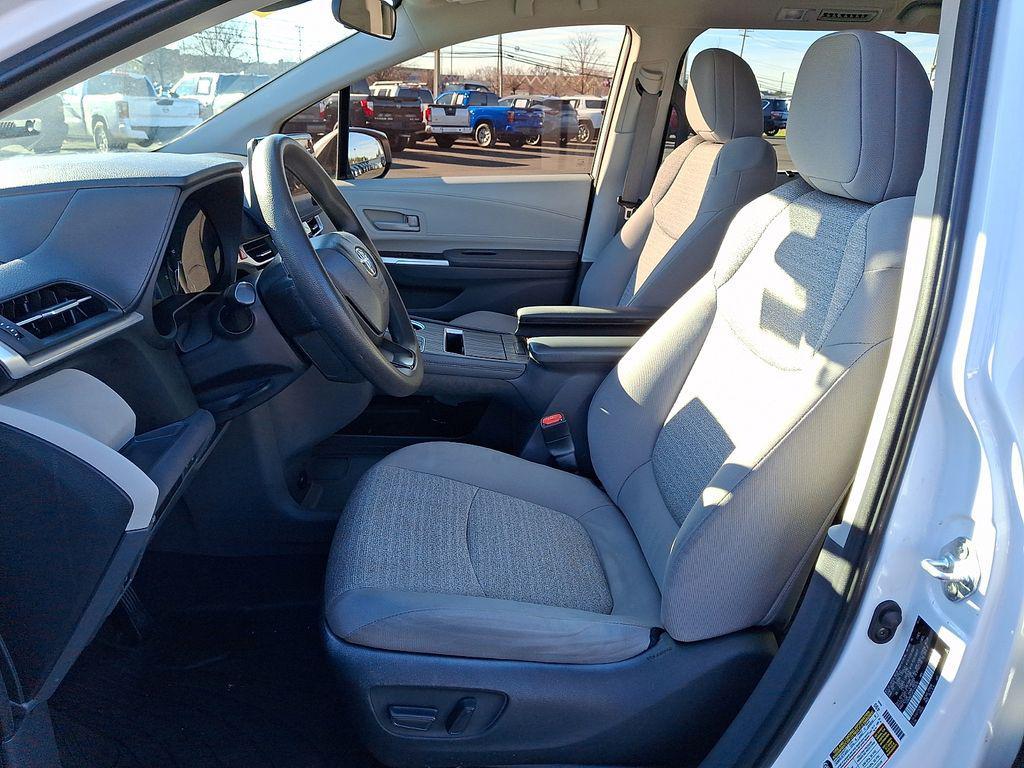 used 2023 Toyota Sienna car, priced at $33,200