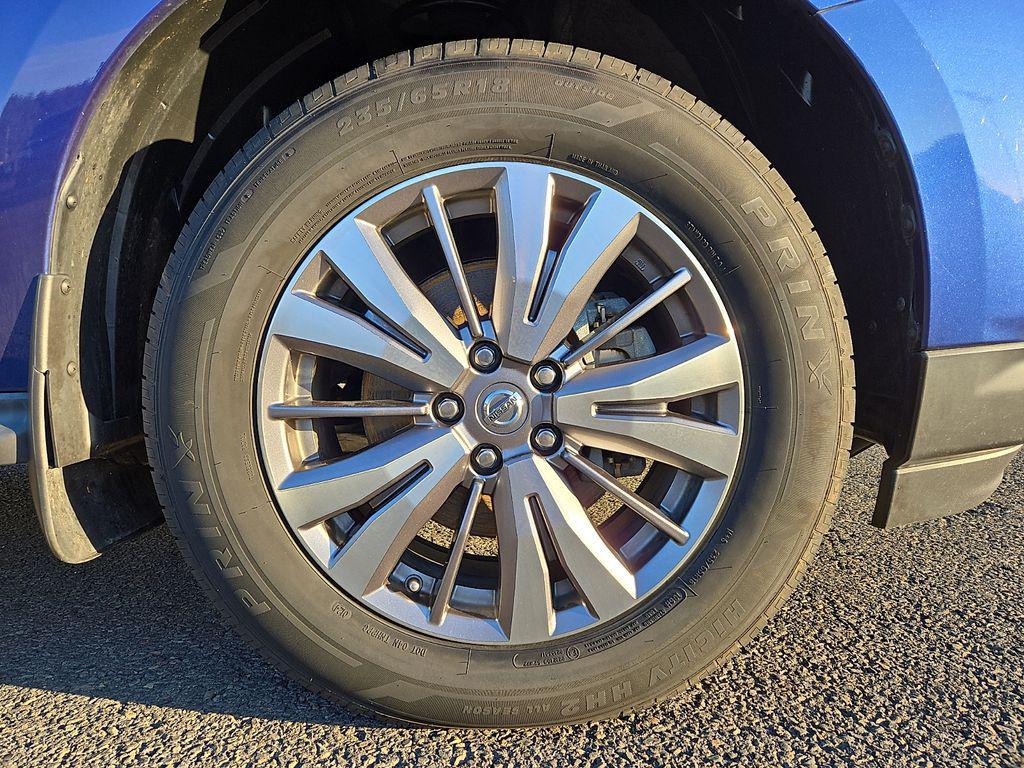 used 2020 Nissan Pathfinder car, priced at $17,927