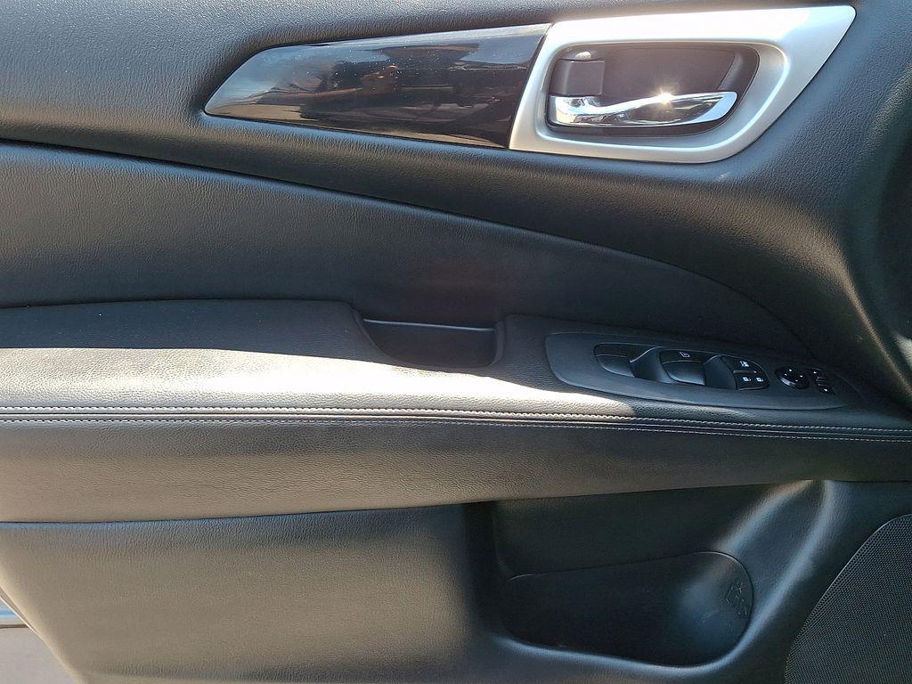used 2020 Nissan Pathfinder car, priced at $18,290