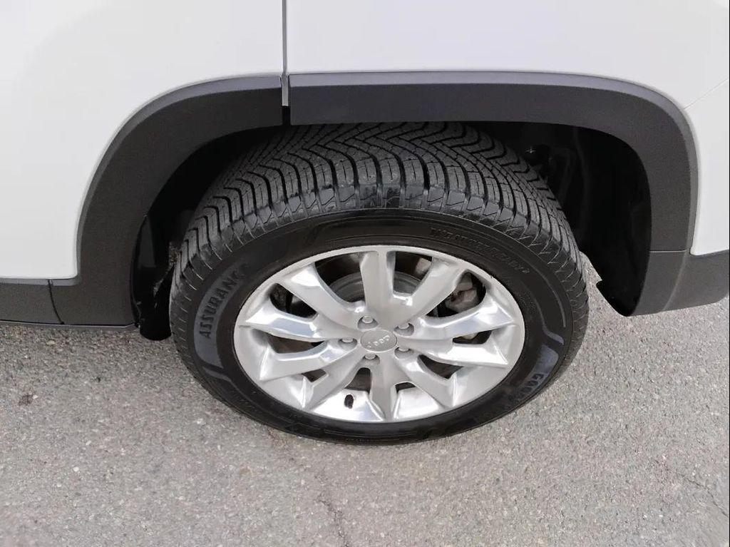 used 2017 Jeep Cherokee car, priced at $9,400