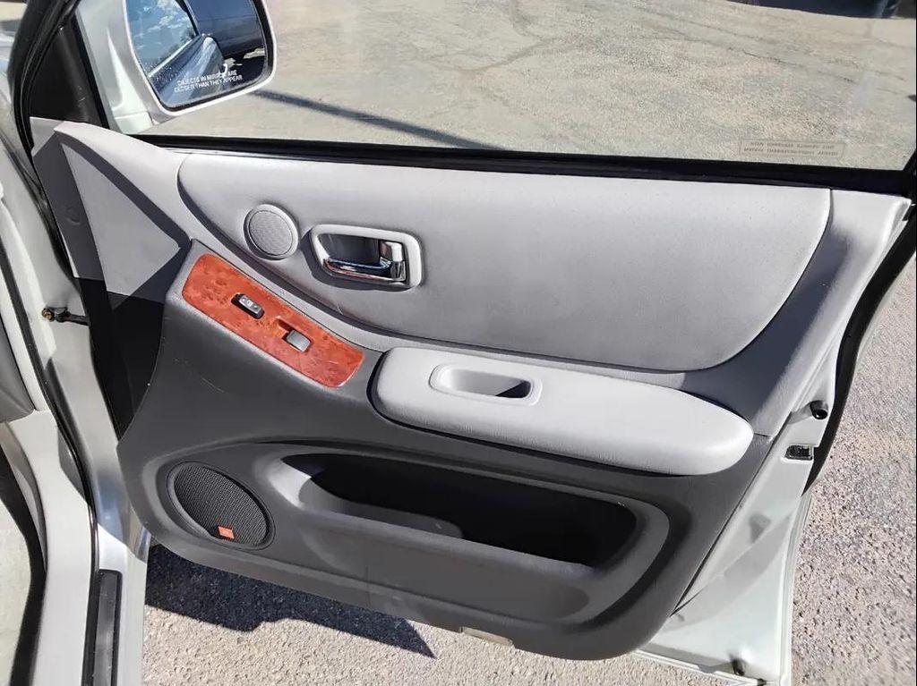 used 2004 Toyota Highlander car, priced at $5,400
