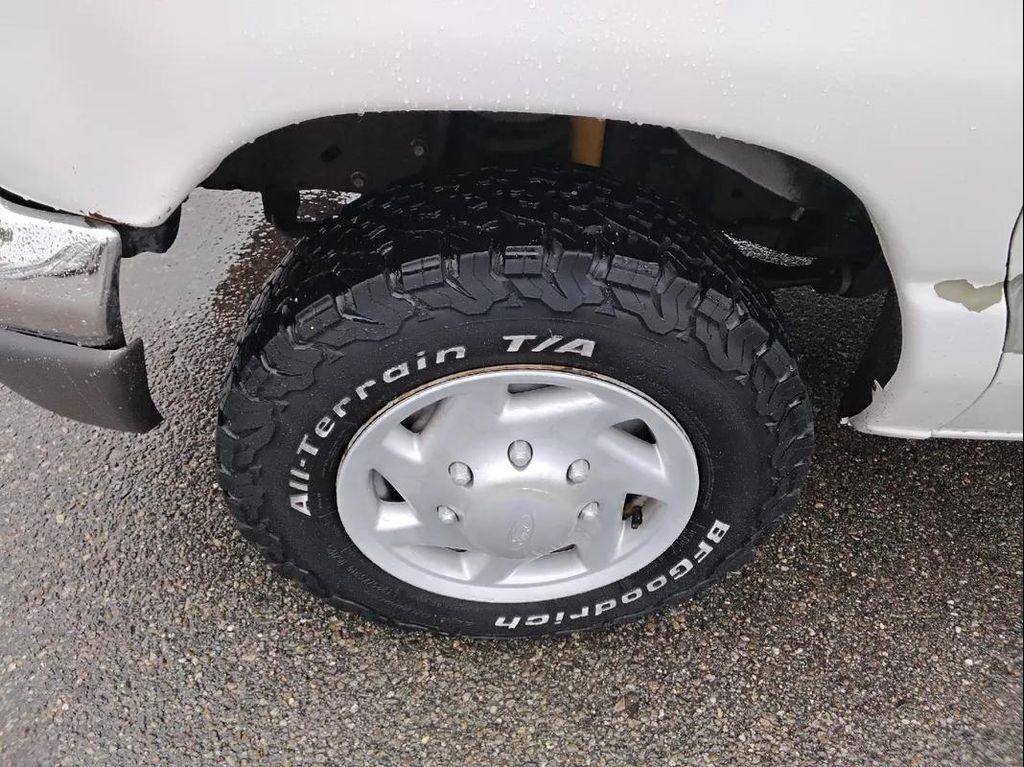 used 2006 Ford E350 Super Duty car, priced at $8,900