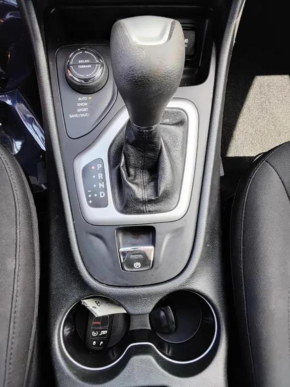used 2014 Jeep Cherokee car, priced at $9,900