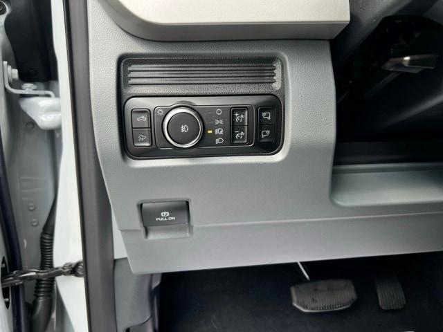 new 2025 Ford F-350 car, priced at $65,276