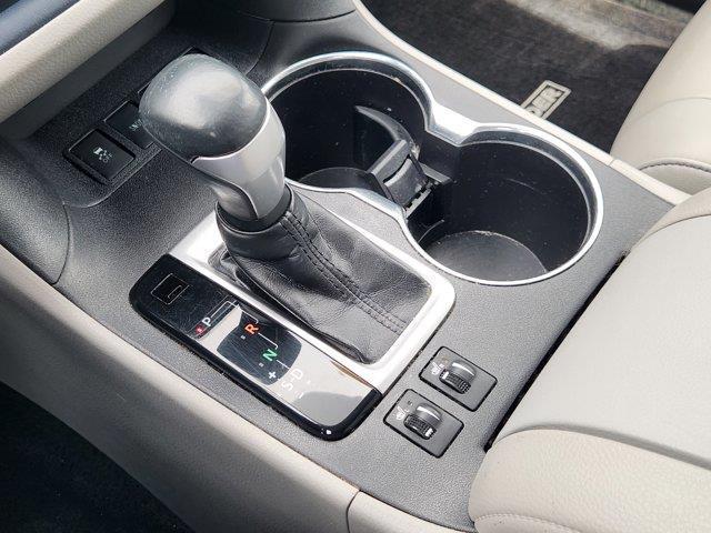 used 2019 Toyota Highlander car, priced at $27,058