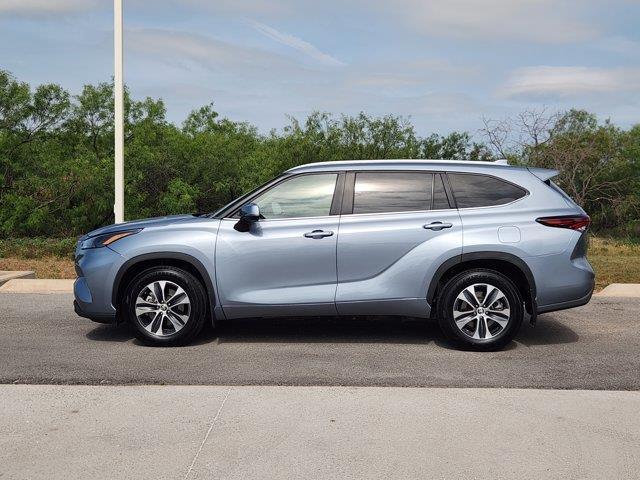 used 2024 Toyota Highlander car, priced at $34,376