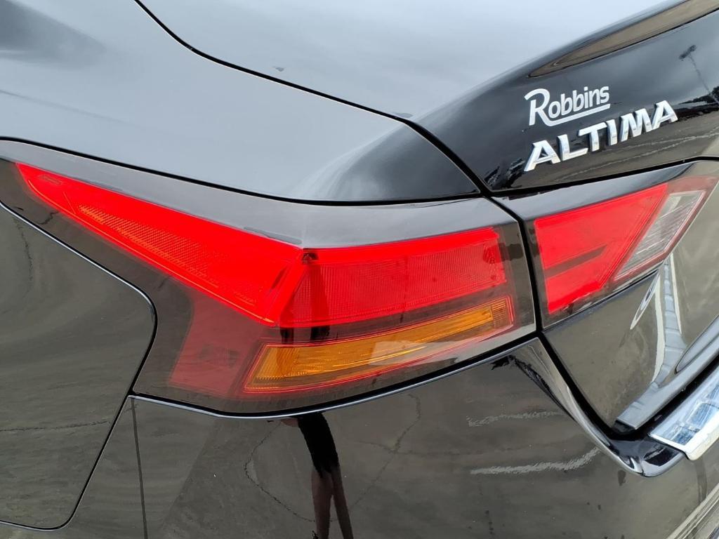 used 2022 Nissan Altima car, priced at $18,999