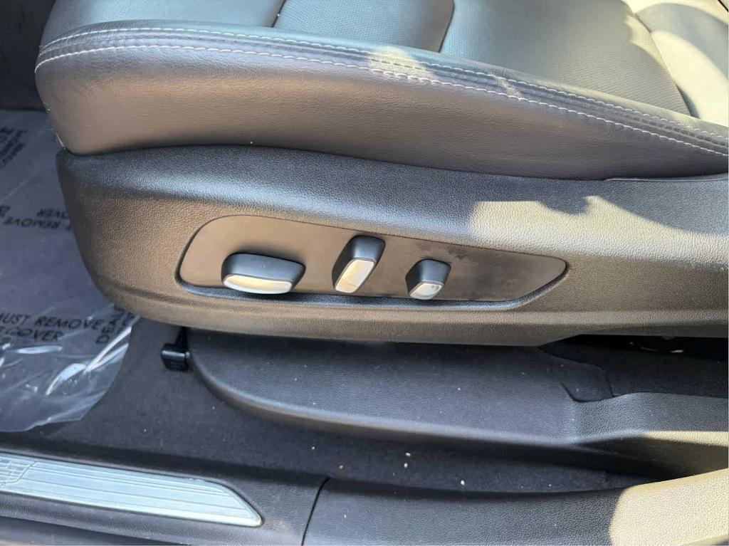 used 2025 Cadillac XT5 car, priced at $46,325