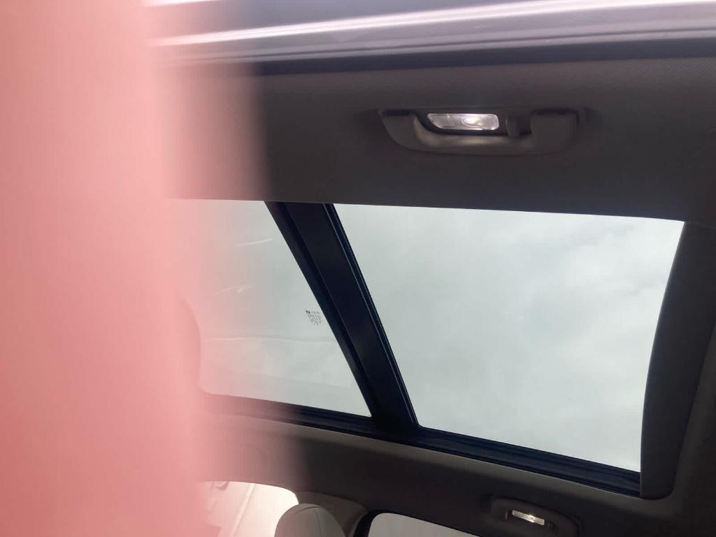 used 2022 Cadillac XT4 car, priced at $28,998