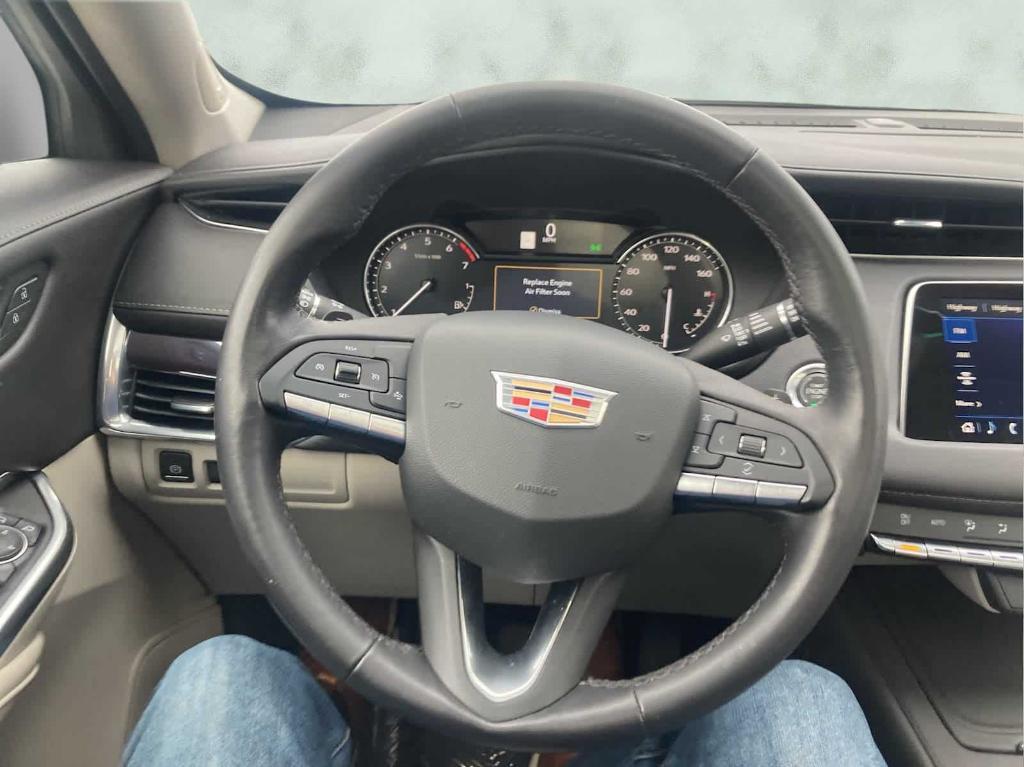 used 2022 Cadillac XT4 car, priced at $28,998