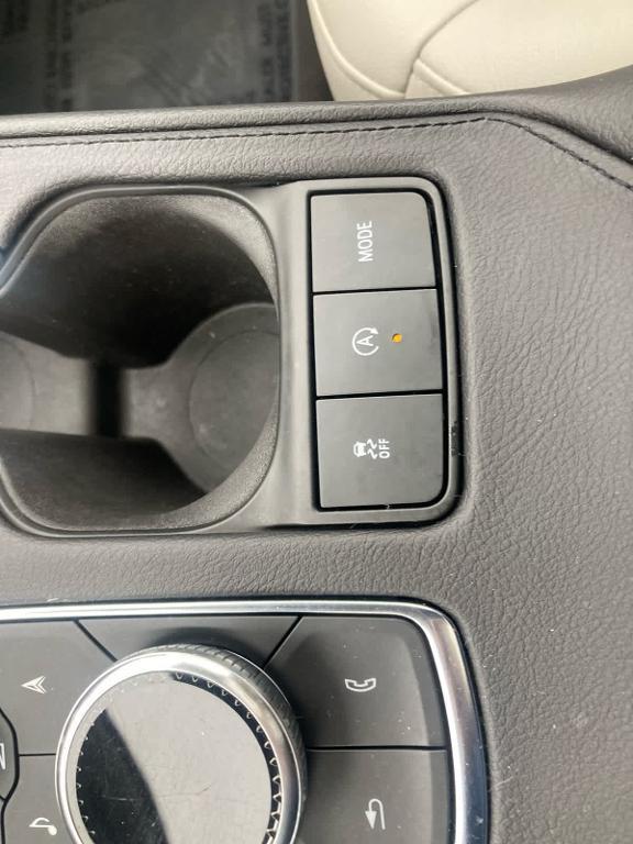 used 2022 Cadillac XT4 car, priced at $28,998