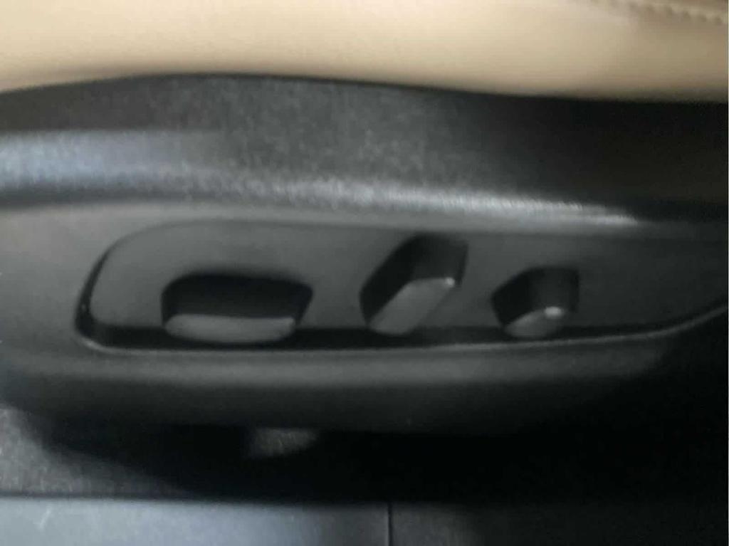 used 2024 Cadillac XT4 car, priced at $36,777