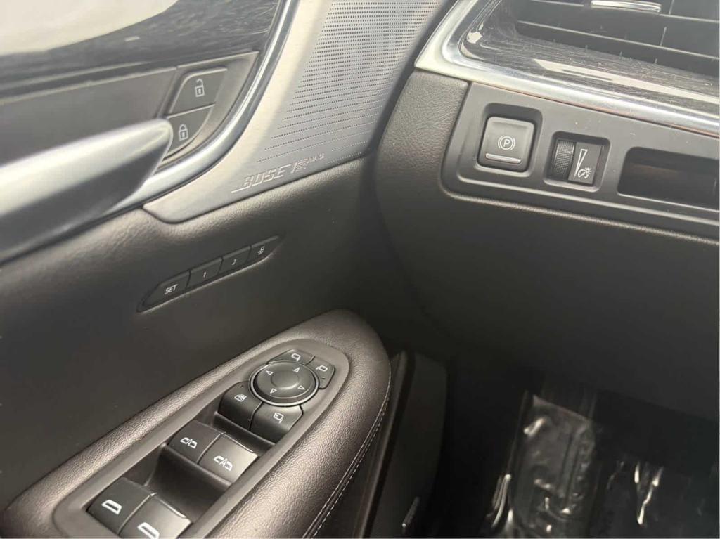 used 2023 Cadillac XT5 car, priced at $35,487