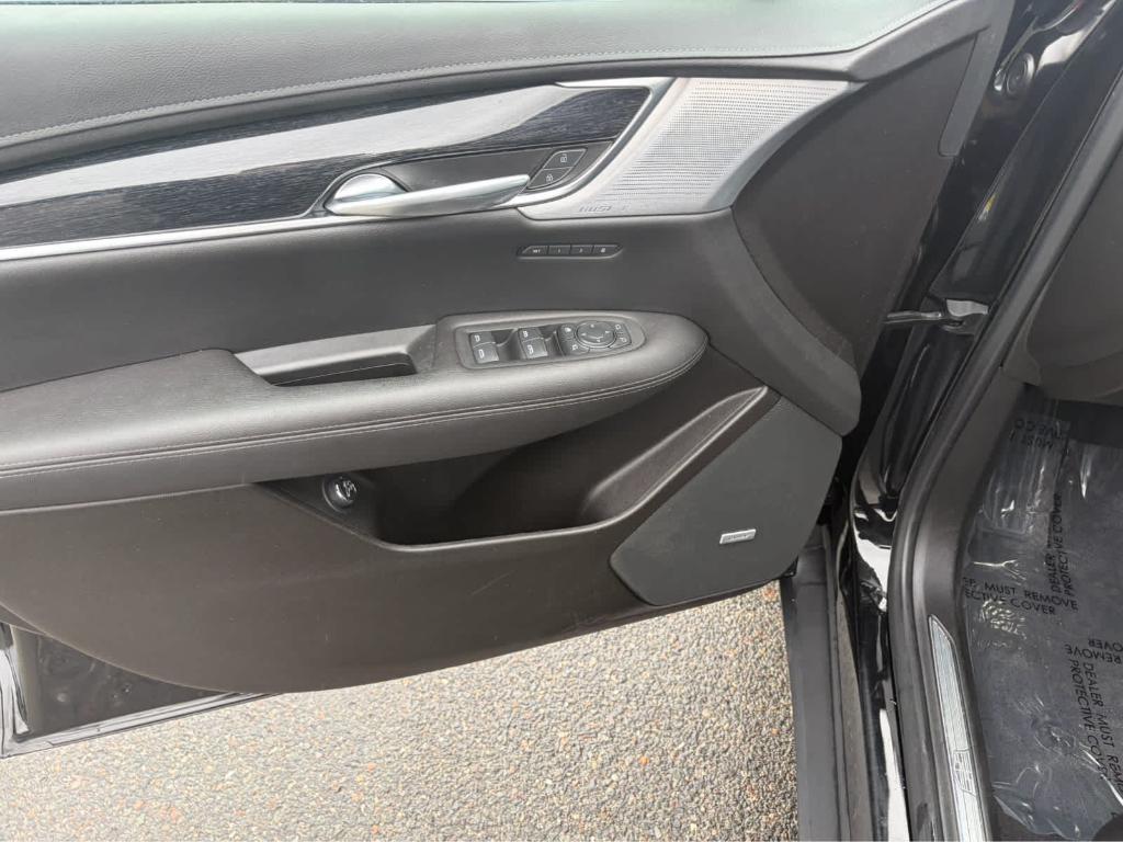 used 2023 Cadillac XT5 car, priced at $35,487