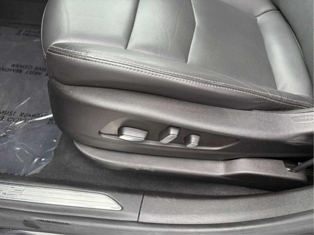 used 2023 Cadillac XT5 car, priced at $35,487