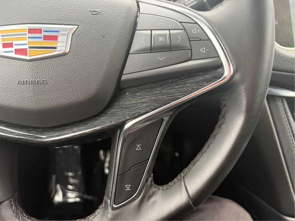 used 2023 Cadillac XT5 car, priced at $35,487