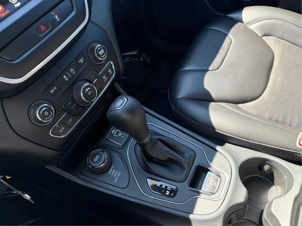 used 2022 Jeep Cherokee car, priced at $27,597